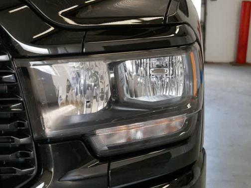 Diamond Black Crystal Pearlcoat 2024 RAM 2500 Big Horn Crew Cab 4x4 6'4' Box