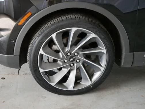 Infinite Black Metallic Clearcoat 2023 Lincoln Nautilus Reserve
