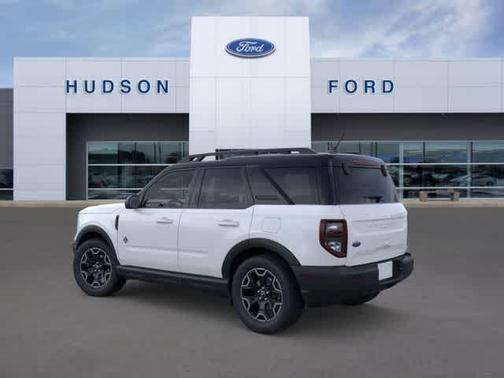 Oxford White 2025 Ford Bronco Sport Outer Banks