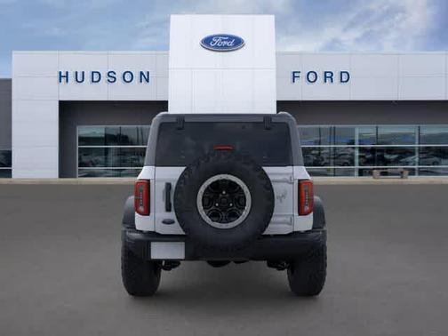 Oxford White 2025 Ford Bronco Badlands