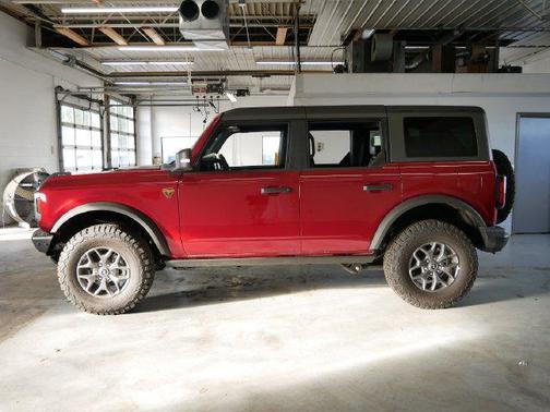 Ruby Red Metallic Tinted Clearcoat 2025 Ford Bronco Badlands