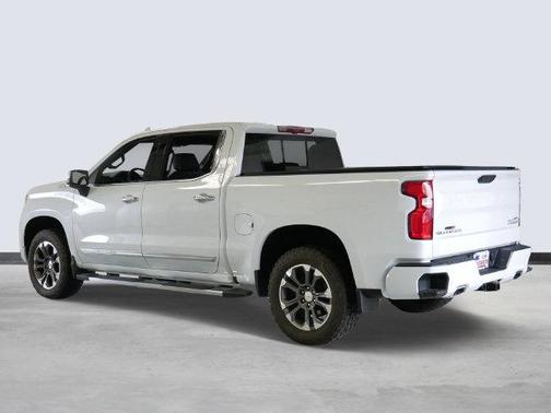 Polar White Tricoat 2026 Chevrolet Silverado 1500 High Country