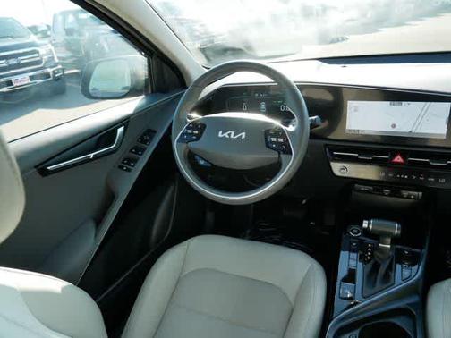 2024 Kia Niro EX