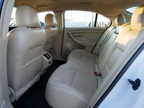 2014 Ford Taurus SEL