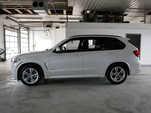 Mineral White Metallic 2016 BMW X5 xDrive50i
