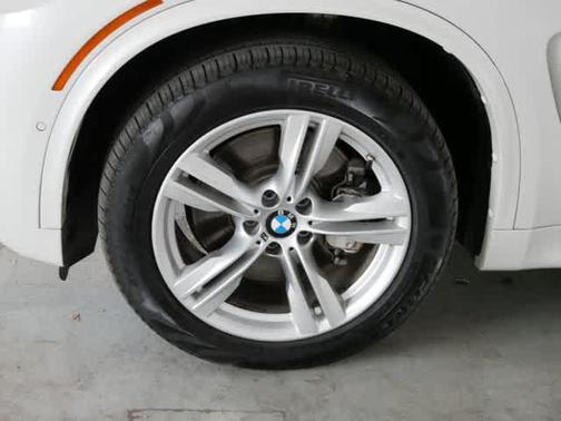 Mineral White Metallic 2016 BMW X5 xDrive50i