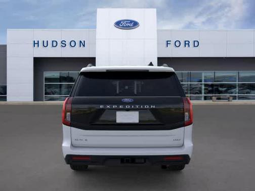 Space Silver Metallic 2026 Ford Expedition Max Active 4x4