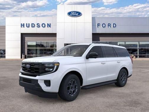 Star White Metallic Tri-Coat 2026 Ford Expedition Active