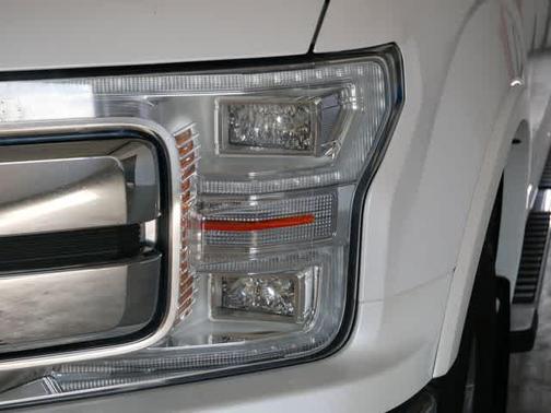 White Platinum Metallic Tri-Coat 2019 Ford F-150 Lariat
