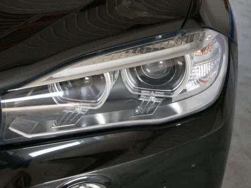 Black Sapphire Metallic 2018 BMW X5 eDrive xDrive40e