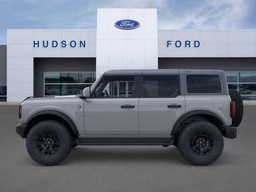Avalanche Gray 2026 Ford Bronco Outer Banks