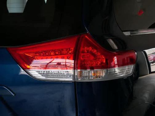 South Pacific Pearl 2011 Toyota Sienna LE