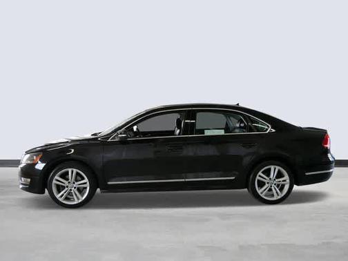 Black 2015 Volkswagen Passat 2.0L TDI DSG SEL Premium