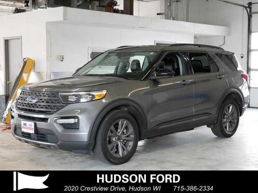 Carbonized Gray Metallic 2024 Ford Explorer XLT