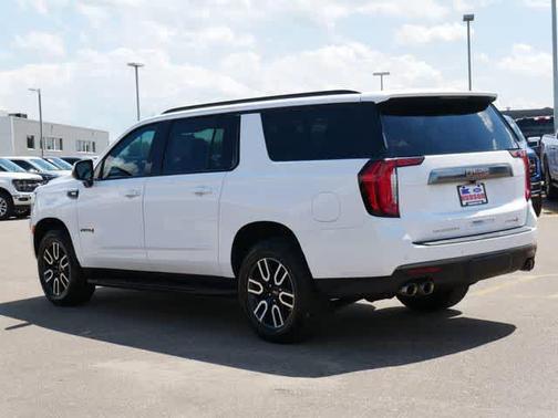 2022 GMC Yukon XL 4WD AT4