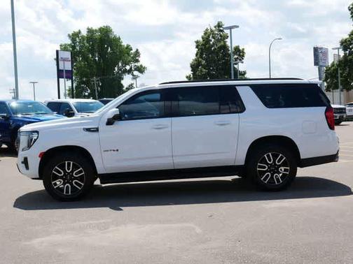 2022 GMC Yukon XL 4WD AT4