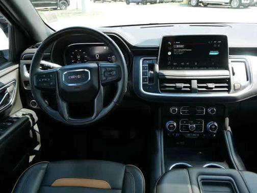 2022 GMC Yukon XL 4WD AT4