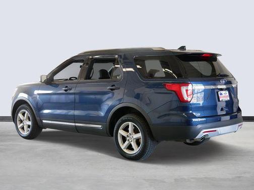 Blue Jeans Metallic 2017 Ford Explorer XLT