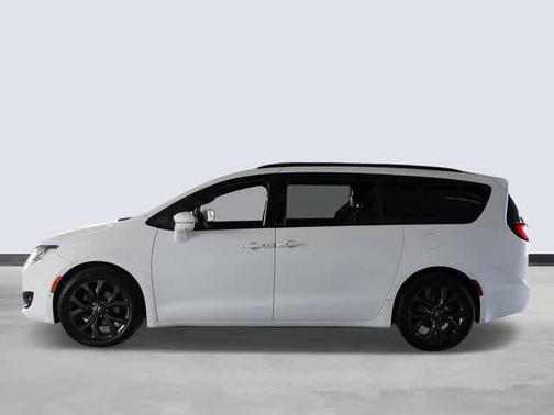 Bright White Clearcoat 2019 Chrysler Pacifica Limited