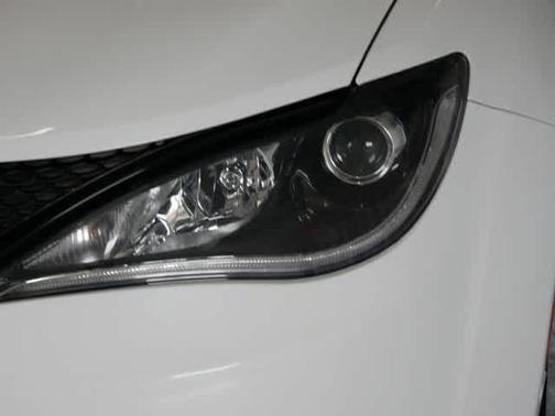 Bright White Clearcoat 2019 Chrysler Pacifica Limited