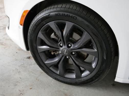 Bright White Clearcoat 2019 Chrysler Pacifica Limited