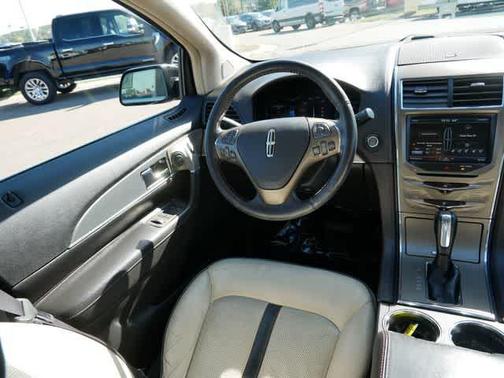 2014 Lincoln MKX Base