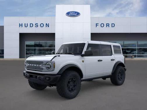 Oxford White 2026 Ford Bronco Badlands