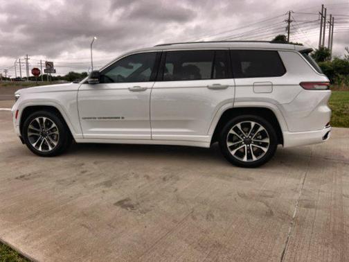 Bright White Clearcoat 2021 Jeep Grand Cherokee L Overland