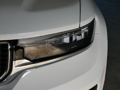 Bright White Clearcoat 2021 Jeep Grand Cherokee L Overland