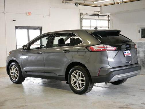 Carbonized Gray Metallic 2024 Ford Edge SEL