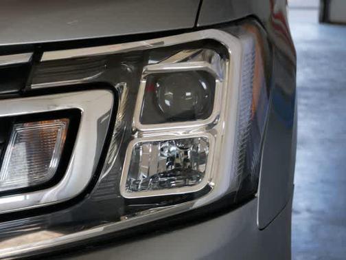 Iconic Silver Metallic 2021 Ford Expedition Max XLT
