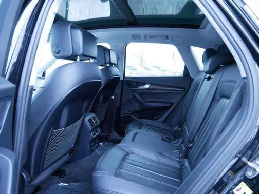 2023 Audi Q5 45 S line Premium Plus