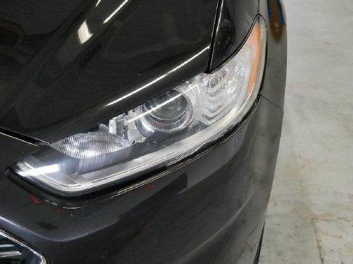 Tuxedo Black Metallic 2014 Ford Fusion SE