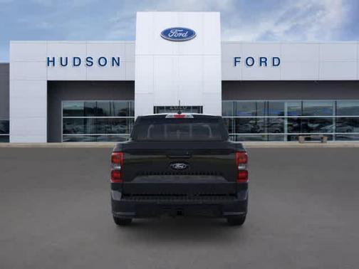 Shadow Black 2025 Ford Maverick Lobo Standard