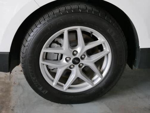 Oxford White 2024 Ford Edge SEL