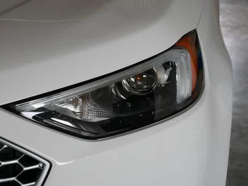 Oxford White 2024 Ford Edge SEL