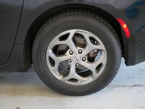 Brilliant Black Crystal Pearlcoat 2023 Chrysler Pacifica Limited