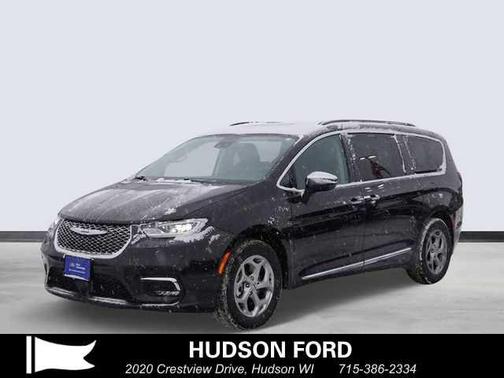 Brilliant Black Crystal Pearlcoat 2023 Chrysler Pacifica Limited