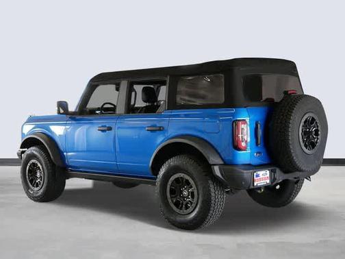 Velocity Blue Metallic 2022 Ford Bronco Badlands