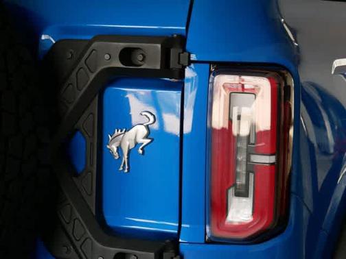 Velocity Blue Metallic 2022 Ford Bronco Badlands