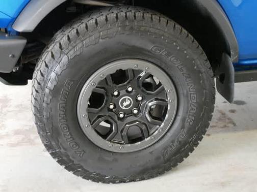 Velocity Blue Metallic 2022 Ford Bronco Badlands