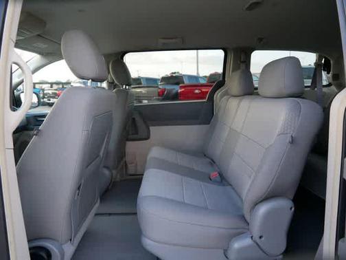 2008 Chrysler Town & Country LX