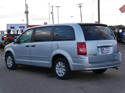 2008 Chrysler Town & Country LX