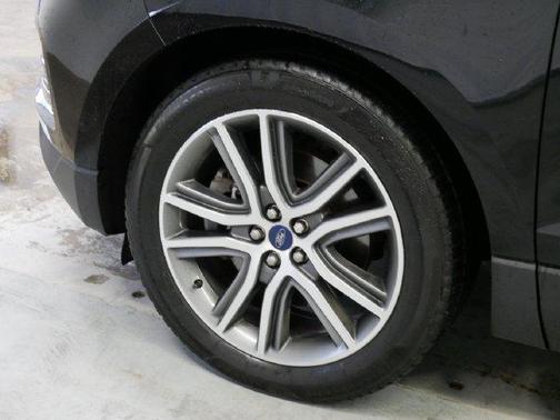 Agate Black Metallic 2019 Ford Edge Titanium