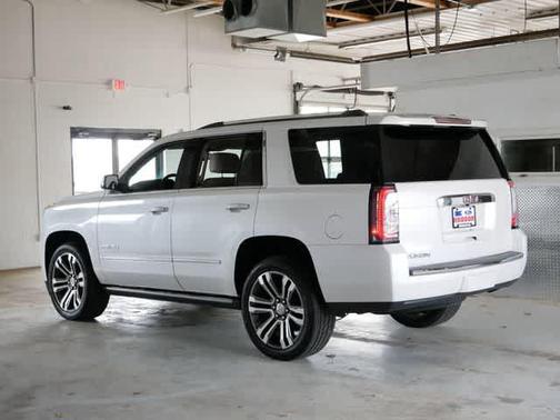 White Frost Tricoat 2019 GMC Yukon Denali