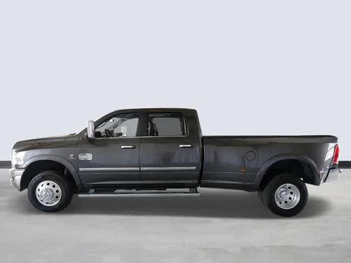 Granite Crystal Metallic Clearcoat 2018 RAM 3500 Longhorn