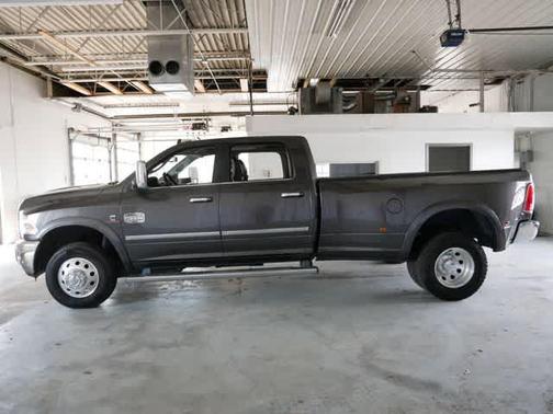 Granite Crystal Metallic Clearcoat 2018 RAM 3500 Longhorn