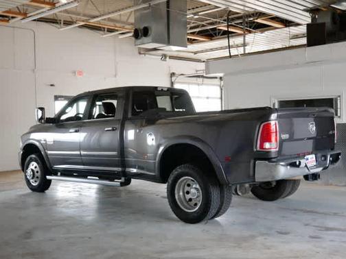 Granite Crystal Metallic Clearcoat 2018 RAM 3500 Longhorn