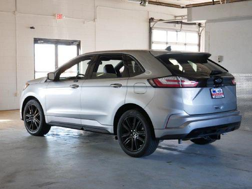 Iconic Silver Metallic 2024 Ford Edge ST Line