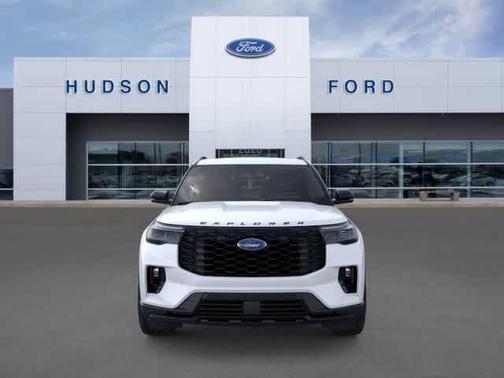 Star White Metallic Tri-Coat 2026 Ford Explorer ST-Line